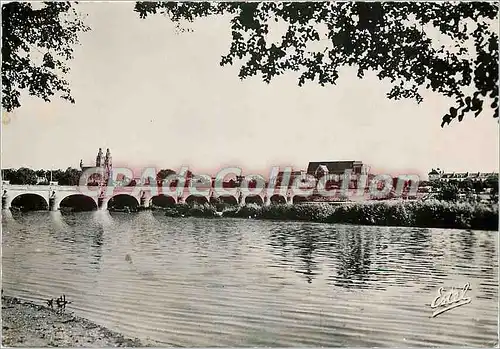 Cartes postales moderne Tours Vue generale Le celebre Pont de Pierre