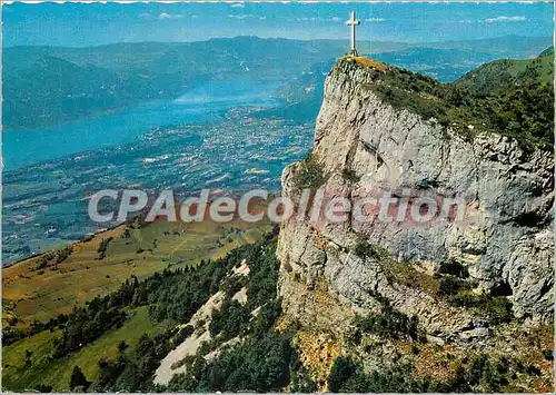 Cartes postales moderne Paysages de Savoie la croix du Nivolet (1553 m) et le Lac du Bourget