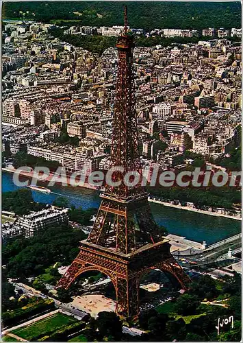 Moderne Karte En survolant Paris La Tour Eiffel Vu du Ciel par Alain Perceval