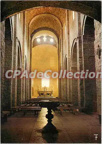 Cartes postales moderne Languedoc St Guilhem le Desert la nef et le Choeur de l'abbatial vus du Narthex