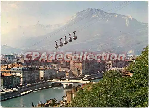 Cartes postales moderne Grenoble (Isere) Les Quais au fond le Moucherotte