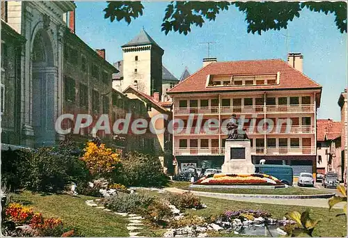 Cartes postales moderne Annecy Place aux bois Statue de St Francois de Sales et Tour Perriere du chateau des Ducs de Ne