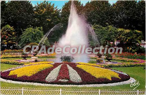 Cartes postales moderne Bayonne (Basses Pyr) Le Superbe Jet d'Eau du Jardin Public