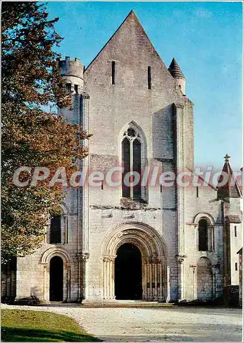 Cartes postales moderne Fontgombault (Indre) Facade de l'Eglise abbatiale XIIe s