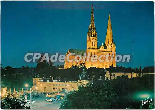 Cartes postales moderne Les Merveilles des Chartres (Eure et Loir) La place Chatelet et la Cathedrale du XIIe s Vues de