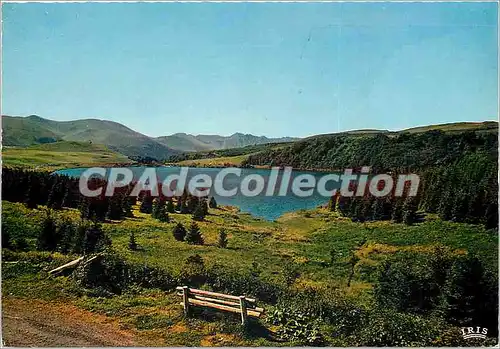 Cartes postales moderne Auvergne lac de Guery alt 1250 m sup 20 ha Prof 8 m a l'horizon la chaine du Sancy