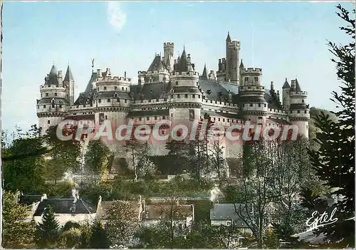 Cartes postales moderne Le Chateau de Pierrefonds angles Nord au centre la Tour Godefroy