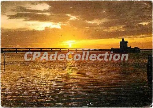 Cartes postales moderne Le charente Maritime Le Pont Viaduc d'Oleron reliant l'ile au continent (long 3077 m)