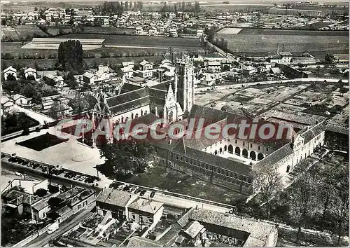 Cartes postales moderne Bourg en Bresse (Ain) L'Eglise et le Monastere de Brou (Vue aerienne)