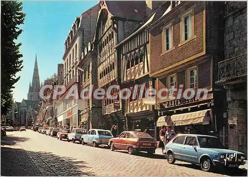 Moderne Karte Guingamp (Cotes du Nord) Place du Centre les Vieilles Maisons et au fond la basilique N D du Bo