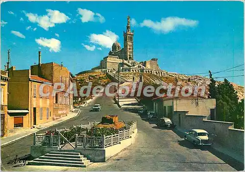 Cartes postales moderne Marseille Montee a N D de la Garde et le char Jeanne d'Arc