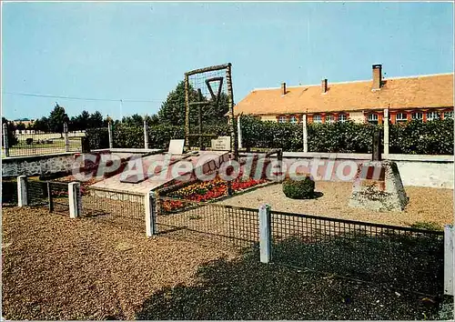 Cartes postales moderne Compiegne (Oise) et le monument provisoire