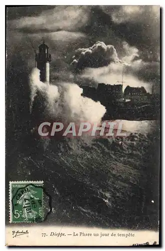 Ansichtskarte AK Dieppe le Phare un jour de Tempete