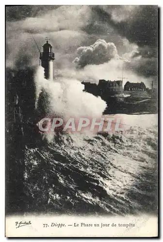 Ansichtskarte AK Dieppe le Phare un jour de Tempete