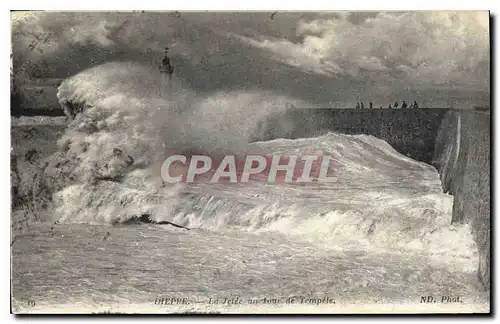 Cartes postales Dieppe la Jetee un jour de Tempete