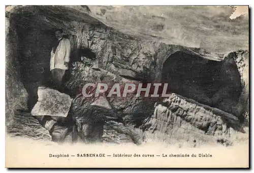 Cartes postales Dauphine Sassenage interieur des Cuves la cheminee du Diable