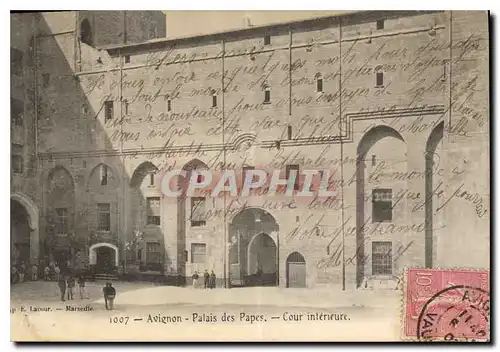 Cartes postales Avignon Palais des Papes Cour interieure
