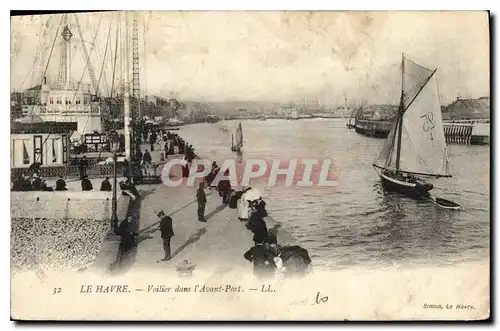 Cartes postales Le Havre Voilier dans l'Avant Port