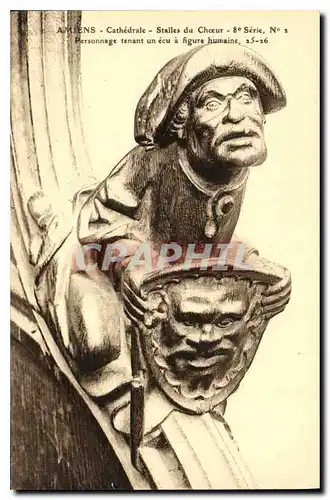 Cartes postales Abbeville l'Eglise du Saint Sepulere Personage tenant un ecu a figure humaine