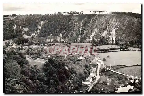 Ansichtskarte AK Saint Leonard des Bois Sarthe Entree du Bourg par la route de Fresnay sus Sarthe