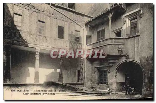 Cartes postales Poitiers Hotel Fume Cour interieure