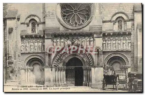 Cartes postales Thouars Eglise St Medard XII siecle Automobile