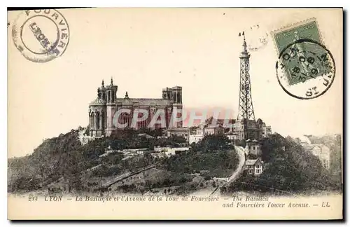 Cartes postales Lyon La Basilique et l'Avenue de la Tour de Fourviere