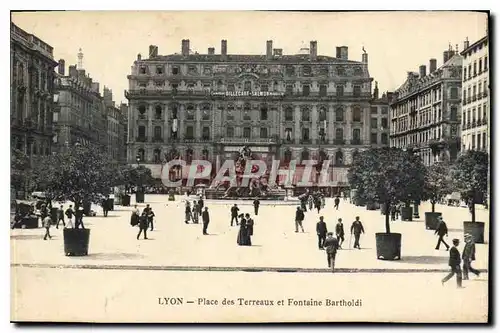Cartes postales Lyon Place des Terreaux et Fontaine Bartholdi
