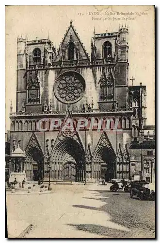 Cartes postales Lyon Eglise Primatiale St Jean Fontaine St Jean Baptiste