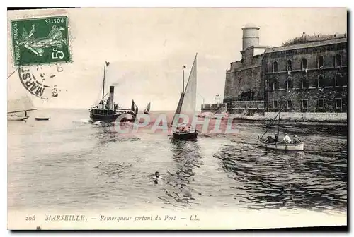 Cartes postales Marseille Remorqueur sortant du  Port Bateaux