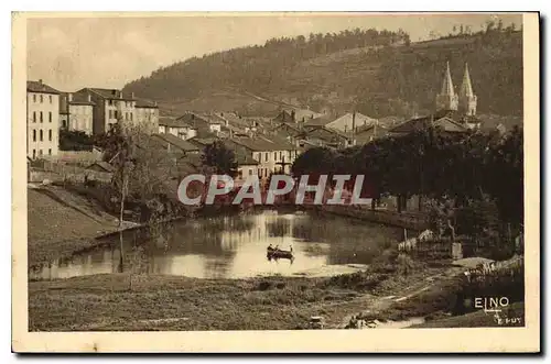 Cartes postales La Louvesc (Ardeche) alt 1050 m Vue centrale et Lac