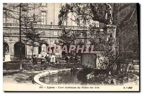 Ansichtskarte AK Lyon Cour inteieur du Palais des Arts