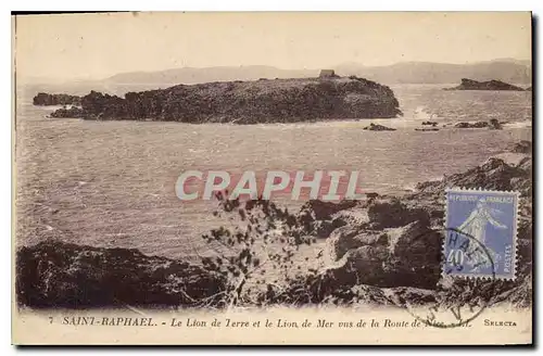 Cartes postales Saint Raphael (Var) Le Lion de Terre et le Lion de Mer vus de la Route de Nice