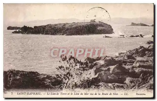 Cartes postales Saint Raphael le Lion de Terre et le Lion de Mer vus de la route de Nice