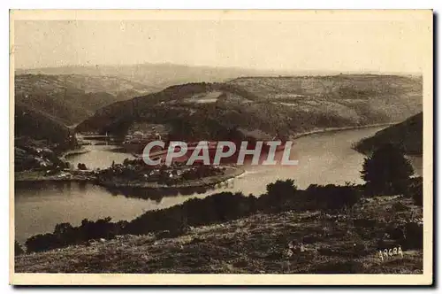 Ansichtskarte AK Vallee de la Truyere Cantal le Bassin de Sarrans la presqu'ile de Laussac au fond l'hospice de l