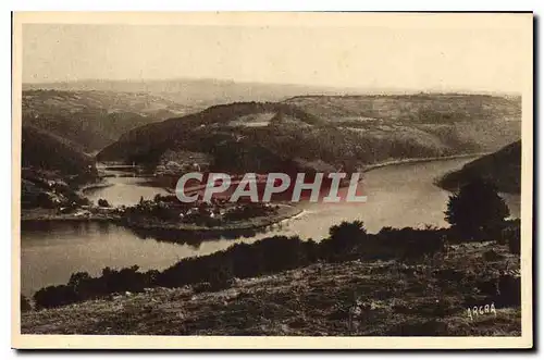 Ansichtskarte AK Vallee de la Truyere Cantal le bassin de Serrans la presqu'il de Laussac au fond l'Hospice de la