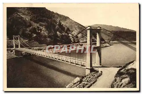 Cartes postales Vallee de la Truyere Cantal Barrage de Sarrans le pont suspendu de Treboul sous lequel se trouve