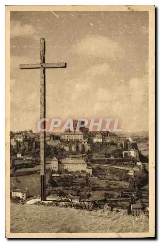 Ansichtskarte AK La Douce France Saint Flour Cantal La Cathedrale et les remparts