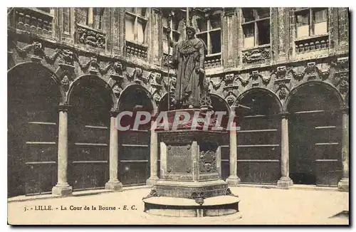 Cartes postales Lille la Cour de la Bourse