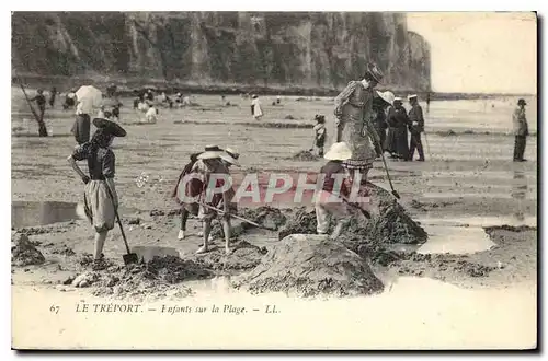 Cartes postales le Treport Enfants sur la Plage