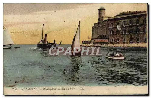 Cartes postales Marseille Remorqueur sortant du port