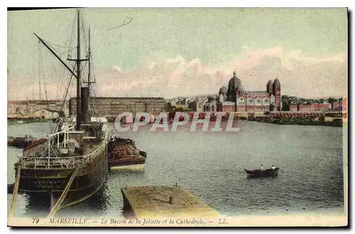 Ansichtskarte AK Marseille le Bassin de la Joliette et la Cathedrale