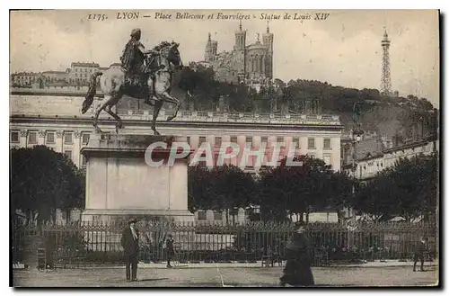 Cartes postales Lyon place Bellecour et Fourvieres statue de Louis XIV
