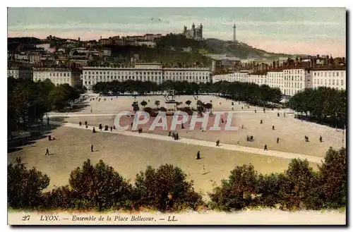 Ansichtskarte AK Lyon Ensemble de la place Bellecour