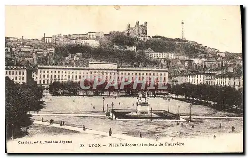 Cartes postales Lyon place Bellecour et coteau de Fourviere