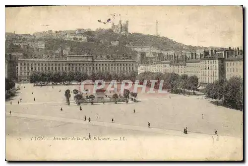 Cartes postales Lyon ensemble de la place Bellecour