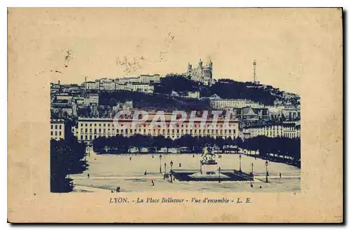 Cartes postales Lyon la place Bellecour vue d'ensemble