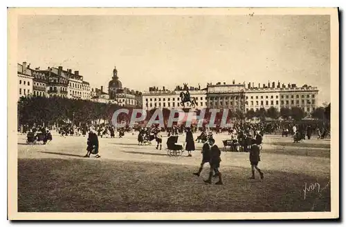 Cartes postales Lyon Rhone place Bellecour