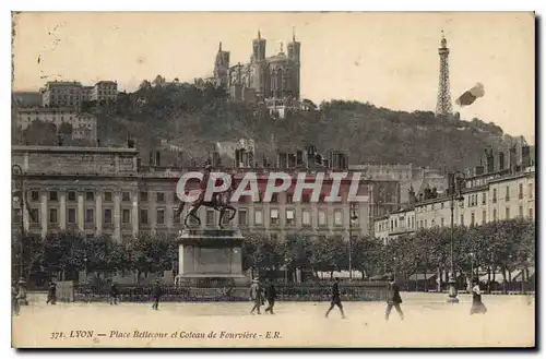 Ansichtskarte AK Lyon place Bellecour et coteau de Fourviere