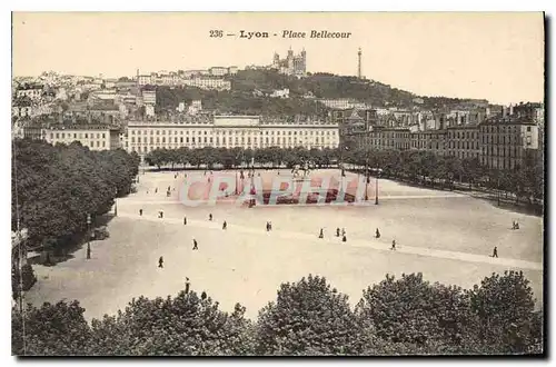 Cartes postales Lyon place Bellecour